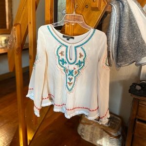 BOHO EMBROIDERED TOP